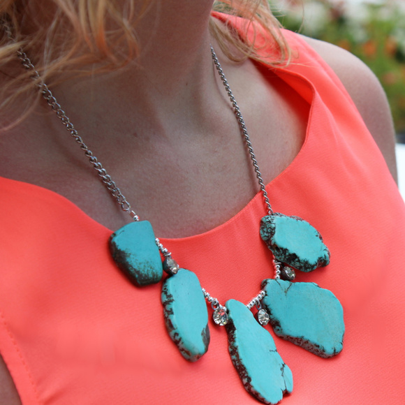 Gibson necklace — Everly and Ace - Picture 2 of 2